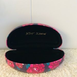 Betsey Johnson Sunglass Case NWOT